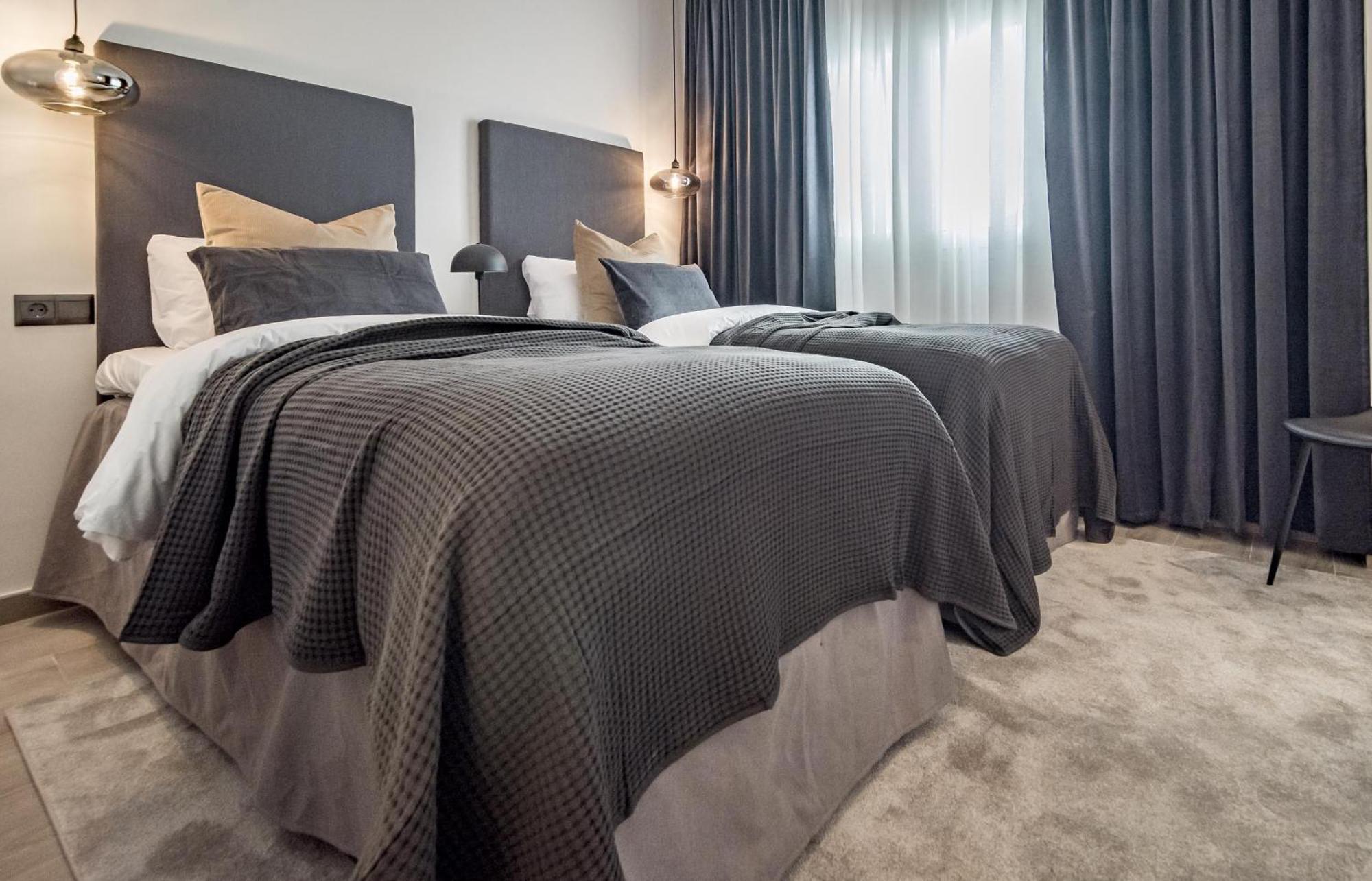 Pr - Stunning Flat Front Line Beach Puerto Banus Marbella Eksteriør billede