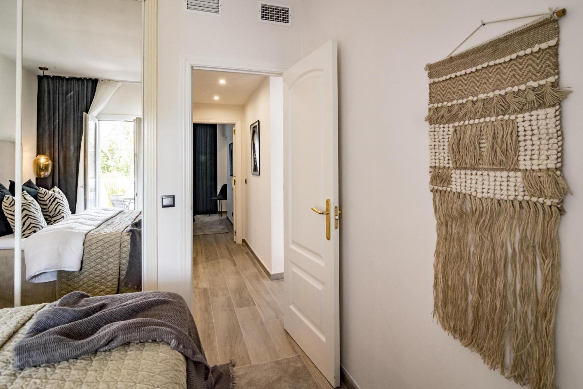 Pr - Stunning Flat Front Line Beach Puerto Banus Marbella Eksteriør billede