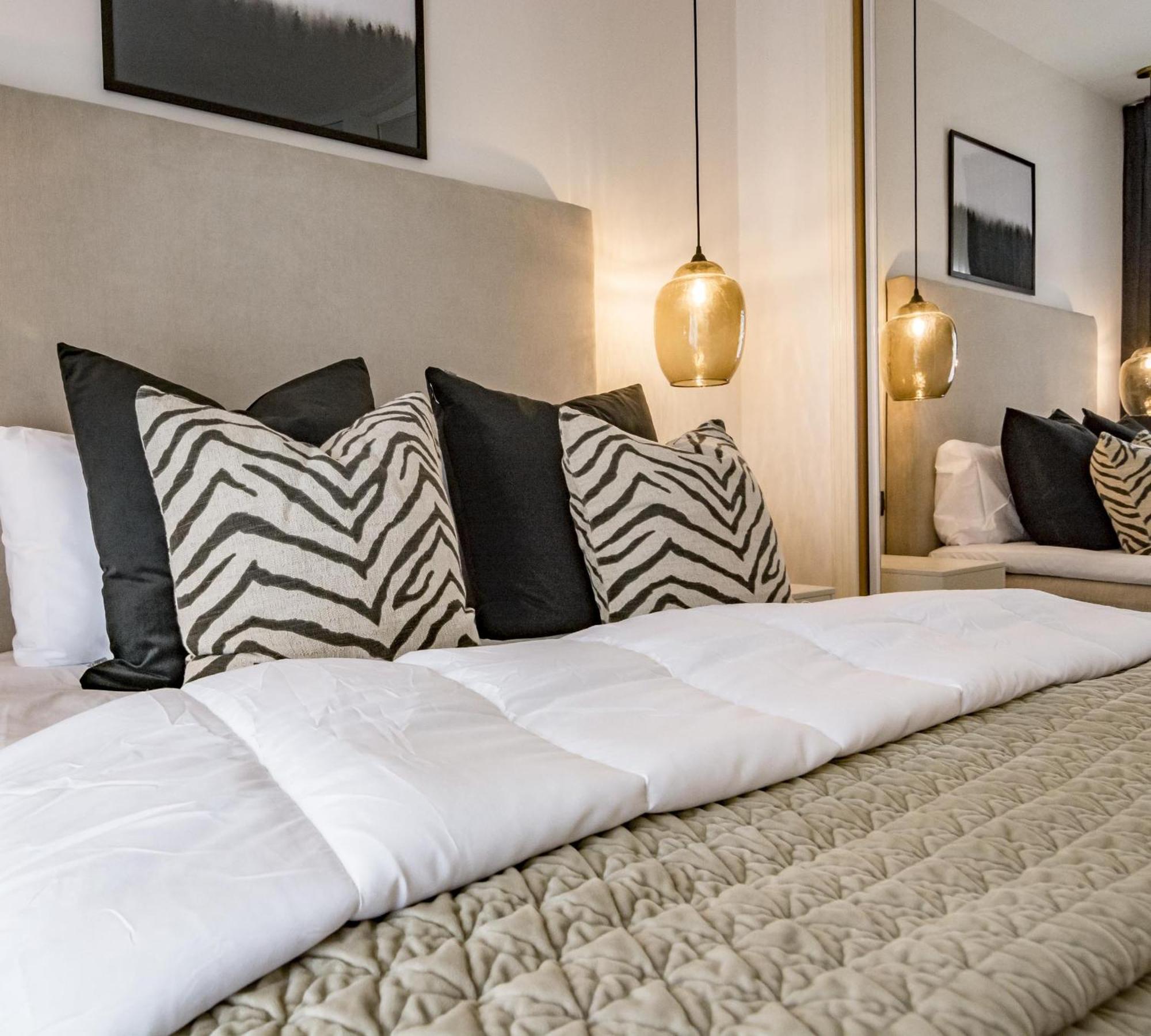 Pr - Stunning Flat Front Line Beach Puerto Banus Marbella Eksteriør billede