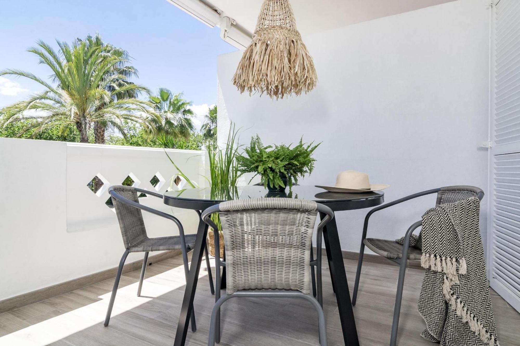 Pr - Stunning Flat Front Line Beach Puerto Banus Marbella Eksteriør billede